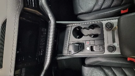 Volkswagen Touareg photo-8